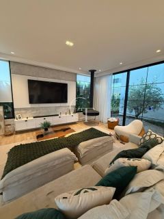 Casa para Venda no Condomínio Villas do Golfe Arquitetura Contemporânea em Harmonia com a Natureza