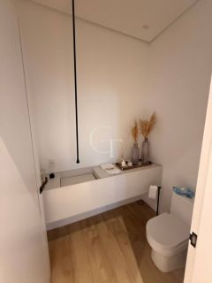 Casa para Venda no Condomínio Villas do Golfe Arquitetura Contemporânea em Harmonia com a Natureza