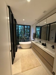 Casa para Venda no Condomínio Villas do Golfe Arquitetura Contemporânea em Harmonia com a Natureza