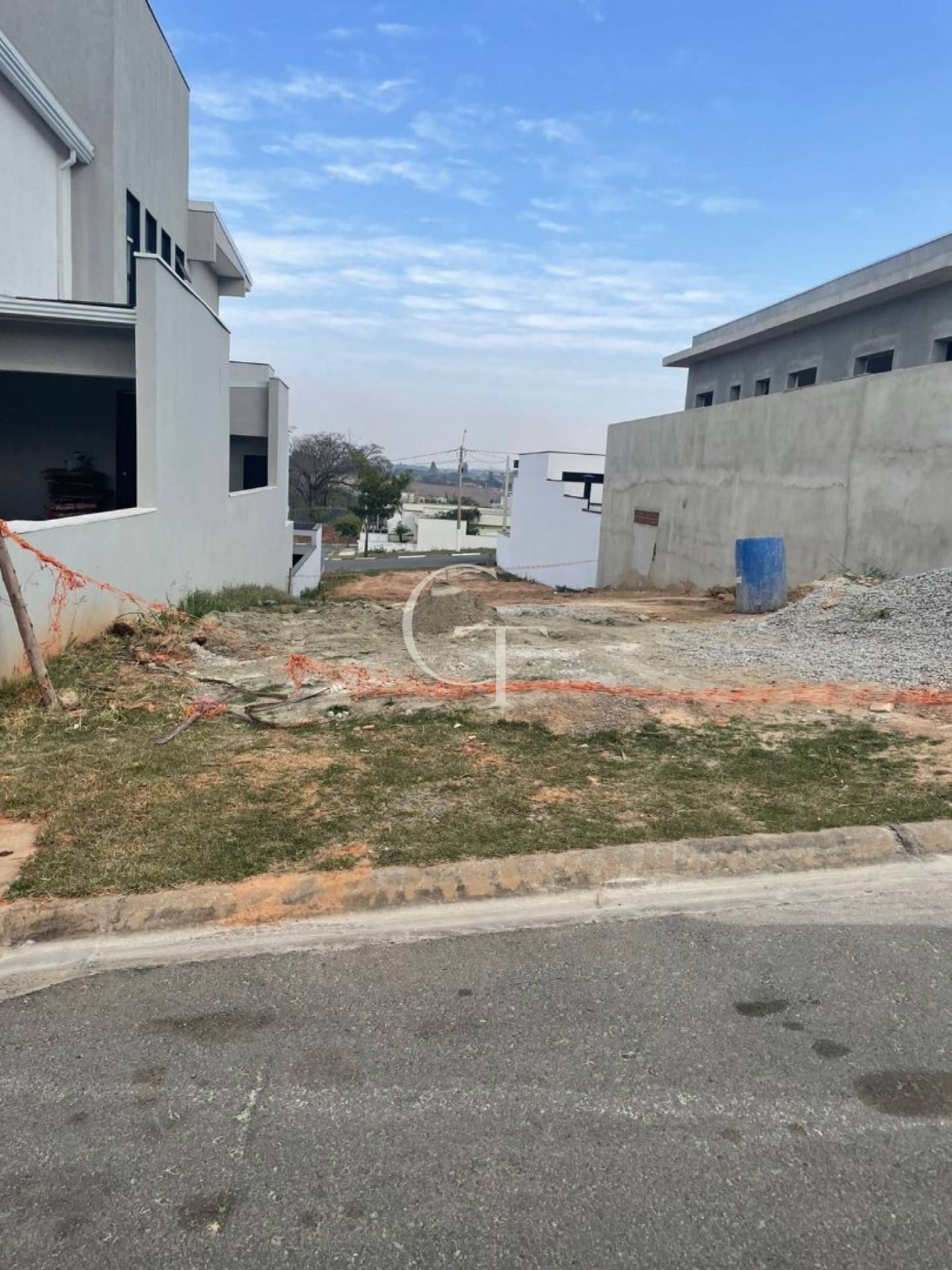 Lote com excelente localização - Condomínio Gardenville - Itu SP