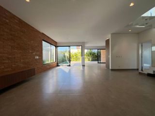 Sobrado á Venda no Condomínio Villas do Golf Sofisticação e Modernidade em Cada Detalhe