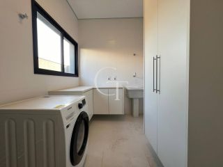 Sobrado á Venda no Condomínio Villas do Golf Sofisticação e Modernidade em Cada Detalhe