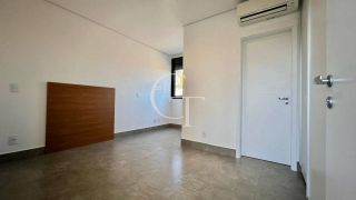 Sobrado á Venda no Condomínio Villas do Golf Sofisticação e Modernidade em Cada Detalhe