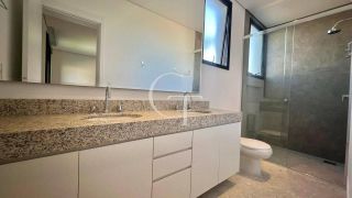 Sobrado á Venda no Condomínio Villas do Golf Sofisticação e Modernidade em Cada Detalhe