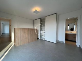 Sobrado á Venda no Condomínio Villas do Golf Sofisticação e Modernidade em Cada Detalhe