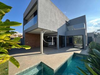 Sobrado á Venda no Condomínio Villas do Golf Sofisticação e Modernidade em Cada Detalhe