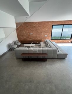 Casa de alto padrão mobiliada à venda no Villas do Golf, em Itu | 3 suítes, piscina e projeto contemporâneo