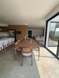 Casa de alto padrão mobiliada à venda no Villas do Golf, em Itu | 3 suítes, piscina e projeto contemporâneo