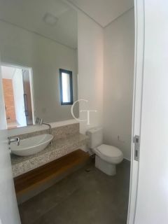 Casa de alto padrão mobiliada à venda no Villas do Golf, em Itu | 3 suítes, piscina e projeto contemporâneo