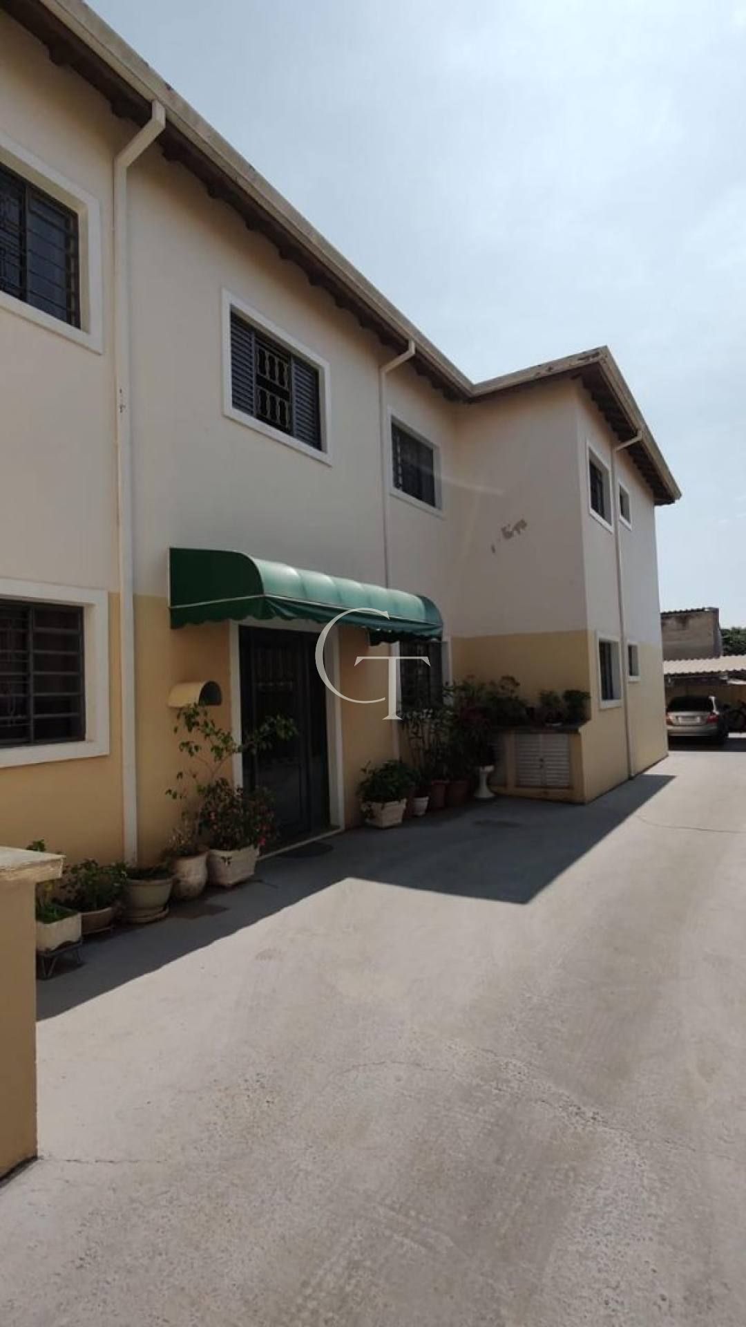 Prédio Completo  à Venda em Itu - 8 apartamentos e 1 edícula (Alugados)