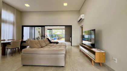 Casa Térrea Semi Nova no Condomínio Villas do Golfe : Valor Especial Abaixo do Avaliado