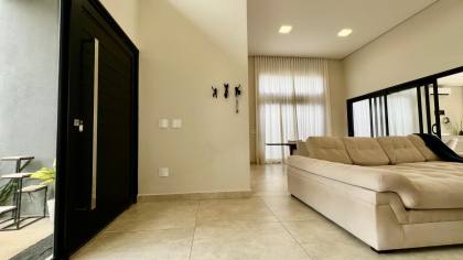 Casa Térrea Semi Nova no Condomínio Villas do Golfe : Valor Especial Abaixo do Avaliado