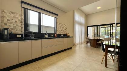 Casa Térrea Semi Nova no Condomínio Villas do Golfe : Valor Especial Abaixo do Avaliado