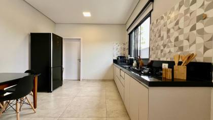 Casa Térrea Semi Nova no Condomínio Villas do Golfe : Valor Especial Abaixo do Avaliado