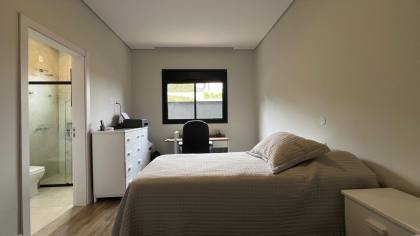 Casa Térrea Semi Nova no Condomínio Villas do Golfe : Valor Especial Abaixo do Avaliado