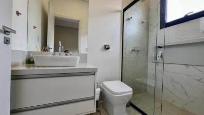 Casa Térrea Semi Nova no Condomínio Villas do Golfe : Valor Especial Abaixo do Avaliado