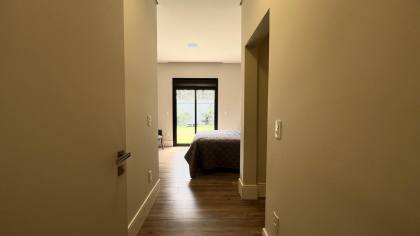 Casa Térrea Semi Nova no Condomínio Villas do Golfe : Valor Especial Abaixo do Avaliado