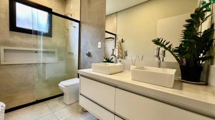 Casa Térrea Semi Nova no Condomínio Villas do Golfe : Valor Especial Abaixo do Avaliado