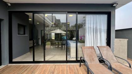 Casa Térrea Semi Nova no Condomínio Villas do Golfe : Valor Especial Abaixo do Avaliado