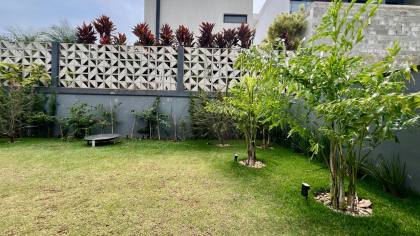 Casa Térrea Semi Nova no Condomínio Villas do Golfe : Valor Especial Abaixo do Avaliado