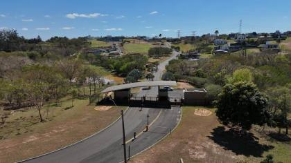 Casa Térrea Semi Nova no Condomínio Villas do Golfe : Valor Especial Abaixo do Avaliado