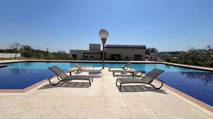 Casa Térrea Semi Nova no Condomínio Villas do Golfe : Valor Especial Abaixo do Avaliado