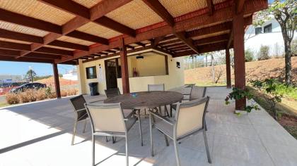 Casa Térrea Semi Nova no Condomínio Villas do Golfe : Valor Especial Abaixo do Avaliado