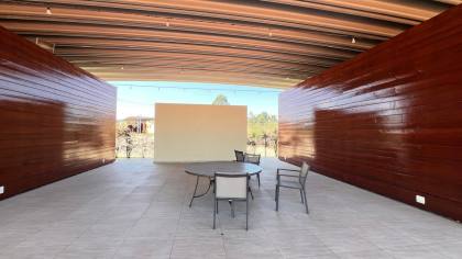 Casa Térrea Semi Nova no Condomínio Villas do Golfe : Valor Especial Abaixo do Avaliado