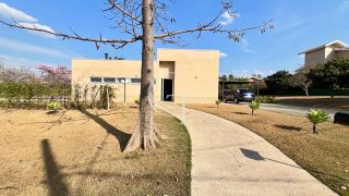 Casa térrea de esquina á Venda no Condomínio Haras Paineiras-Salto Permuta por casa em Condomínio menor