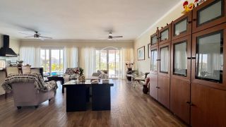 Casa térrea de esquina á Venda no Condomínio Haras Paineiras-Salto Permuta por casa em Condomínio menor