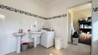 Casa térrea de esquina á Venda no Condomínio Haras Paineiras-Salto Permuta por casa em Condomínio menor