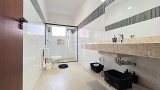 Casa térrea de esquina á Venda no Condomínio Haras Paineiras-Salto Permuta por casa em Condomínio menor