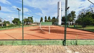 Casa térrea de esquina á Venda no Condomínio Haras Paineiras-Salto Permuta por casa em Condomínio menor