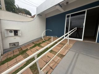 Casa comercial no bairro Brasil Itu