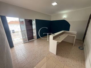 Casa comercial no bairro Brasil Itu