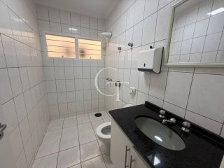 Casa comercial no bairro Brasil Itu