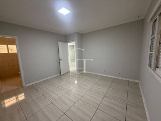 Casa comercial no bairro Brasil Itu