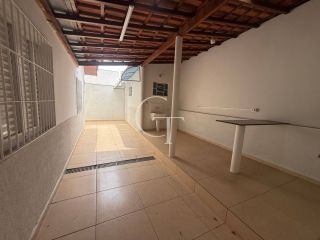 Casa comercial no bairro Brasil Itu