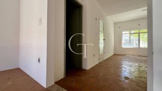 Onde o Espaço Encontra Oportunidade – Casa para Transformar - Vila Nova