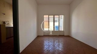 Onde o Espaço Encontra Oportunidade – Casa para Transformar - Vila Nova