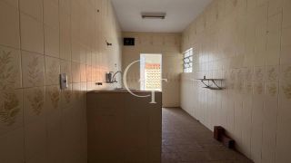Onde o Espaço Encontra Oportunidade – Casa para Transformar - Vila Nova