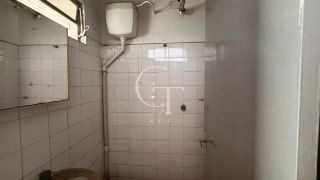 Onde o Espaço Encontra Oportunidade – Casa para Transformar - Vila Nova