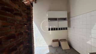 Onde o Espaço Encontra Oportunidade – Casa para Transformar - Vila Nova