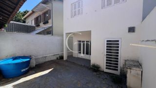 Onde o Espaço Encontra Oportunidade – Casa para Transformar - Vila Nova