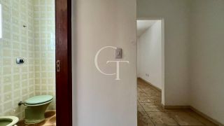 Onde o Espaço Encontra Oportunidade – Casa para Transformar - Vila Nova