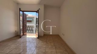 Onde o Espaço Encontra Oportunidade – Casa para Transformar - Vila Nova