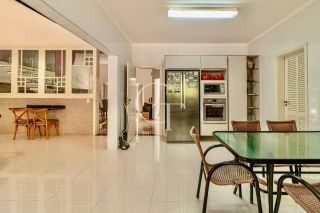 Uma Casa Que Traduz o Silêncio do Luxo no Coração do Vila Real