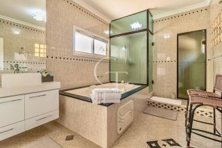 Uma Casa Que Traduz o Silêncio do Luxo no Coração do Vila Real