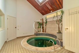 Uma Casa Que Traduz o Silêncio do Luxo no Coração do Vila Real