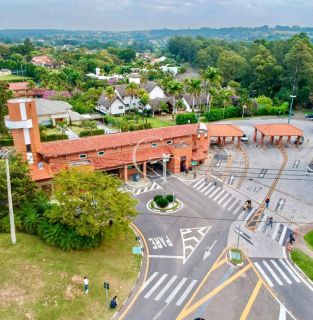 Uma Casa Que Traduz o Silêncio do Luxo no Coração do Vila Real
